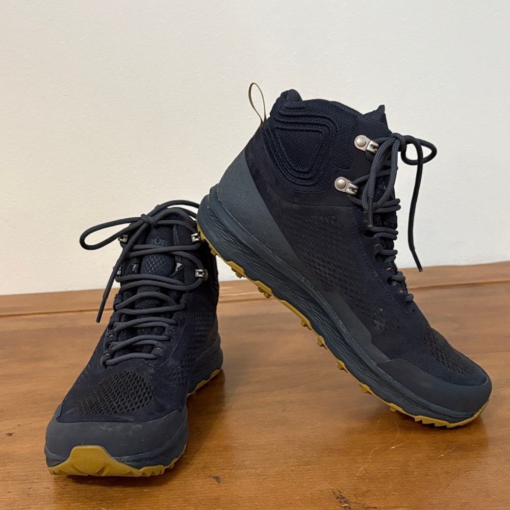 Vasque Breeze LT NTX Midtop Hiking Shoes Size 8.5